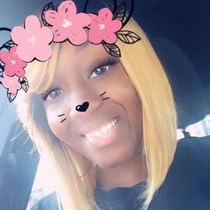 Meet your Posher, Yolonda